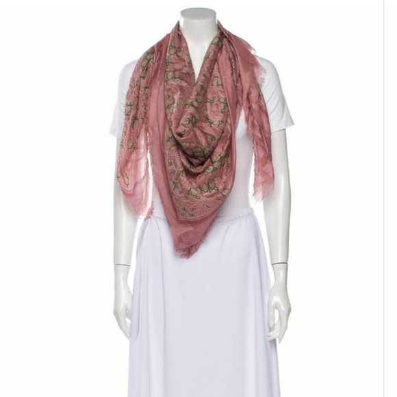(NWT) Gucci scarf/wrap in size 55"ร55" - Picture 3 of 9